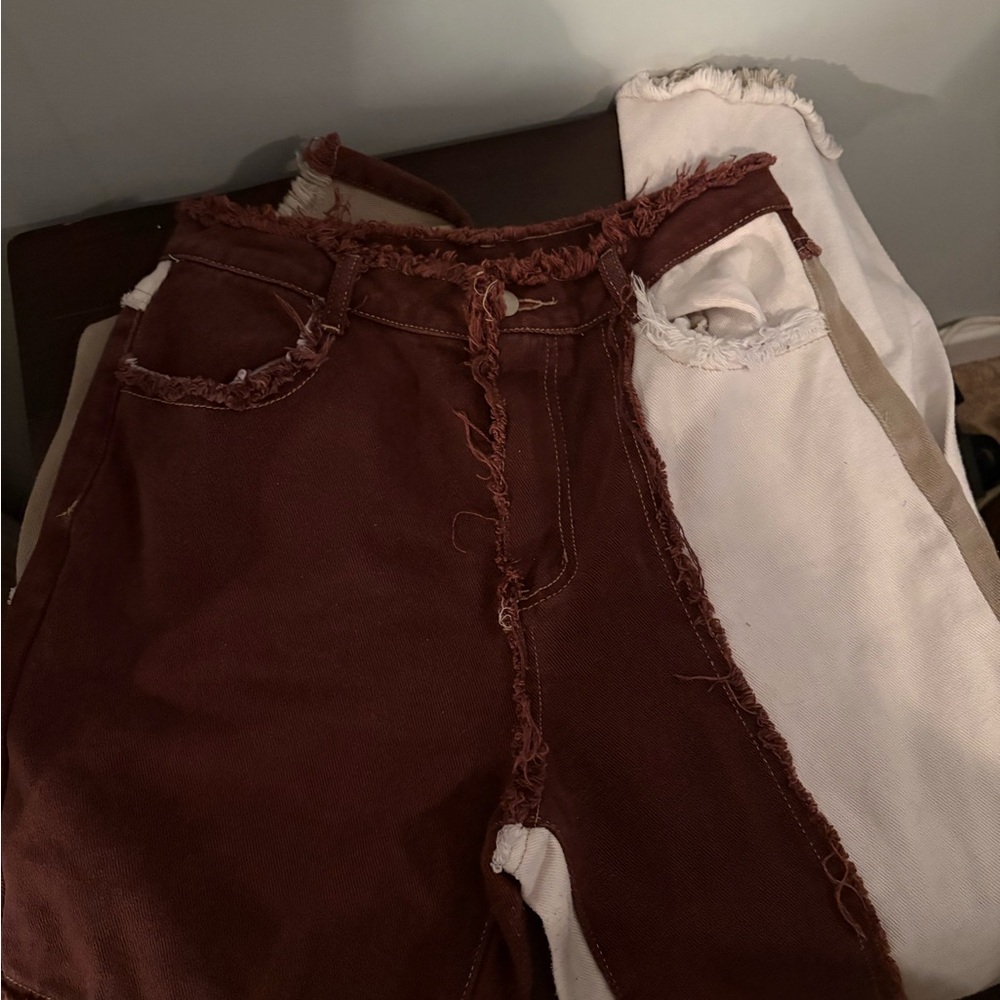 Two-Tone Frayed Jeans